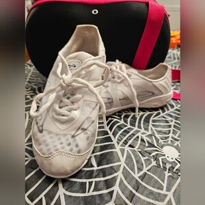 Nfinity Vengeance Cheer Shoes Sz. 5